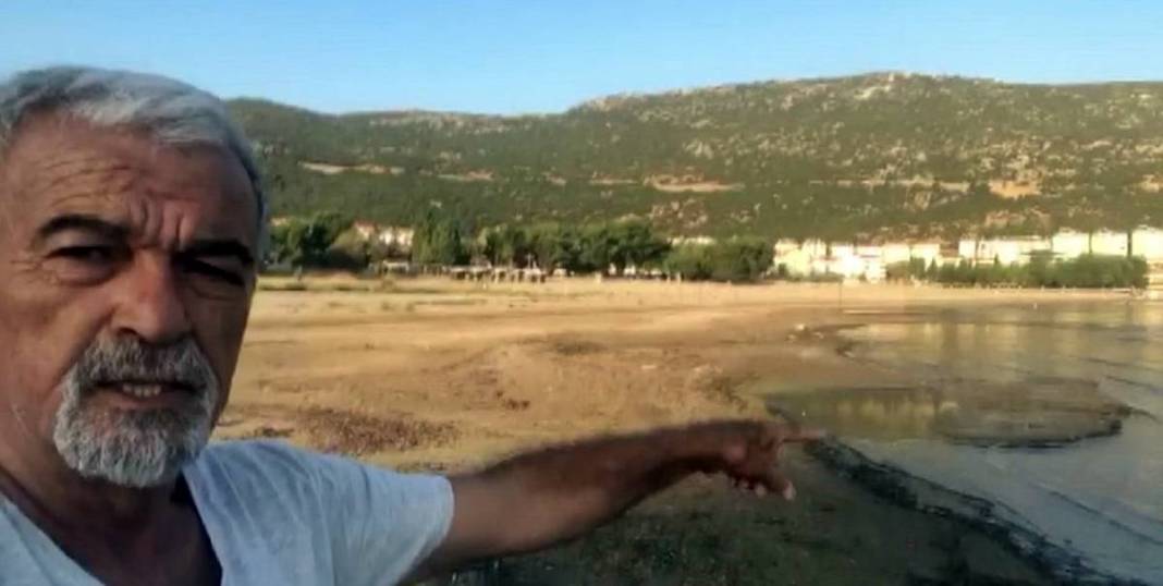 Eğirdir Gölü'nün bölünmesine 1 kilometre kaldı! Binlerce ölü su salyangozu karaya vurdu 5